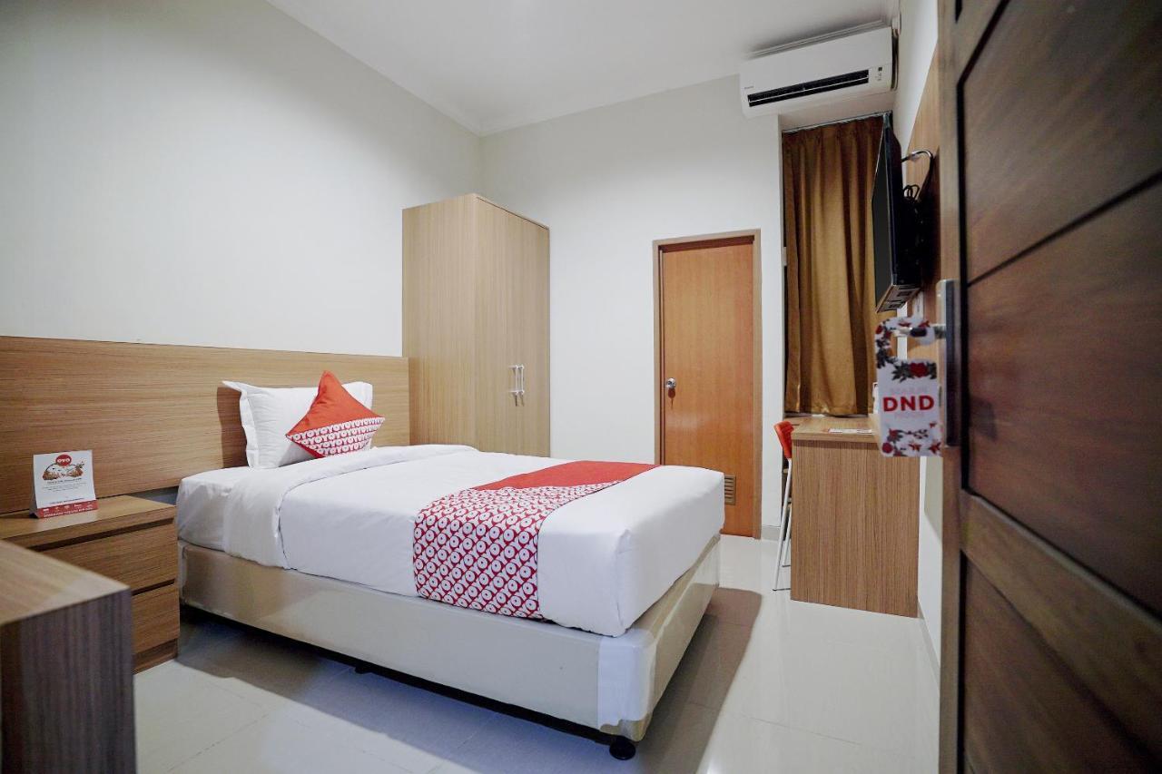 Oyo 415 The Kartini 8 Residence Jacarta Exterior foto